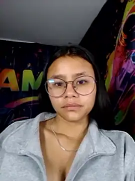 SofieLove 01 online show from 04.30.26