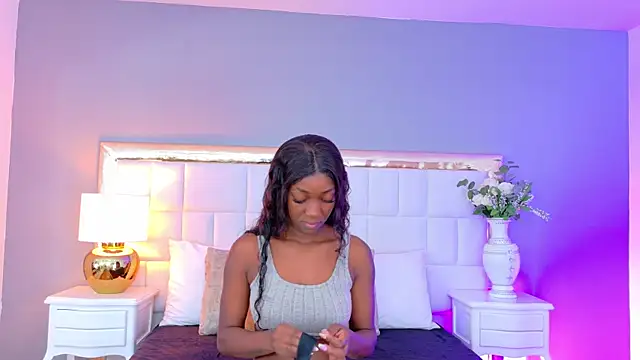 Snapshot of MadeleineHocker chatting on 09.10.25 MadeleineHocker online show from 09.10.25