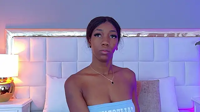 Snapshot of MadeleineHocker chatting on 09.13.25 MadeleineHocker online show from 09.13.25