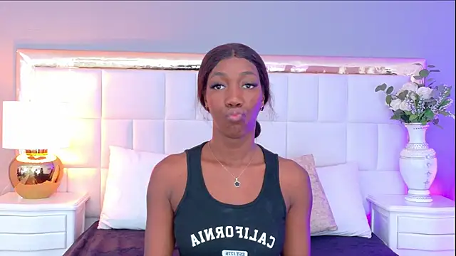 Snapshot of MadeleineHocker chatting on 09.14.25 MadeleineHocker online show from 09.14.25