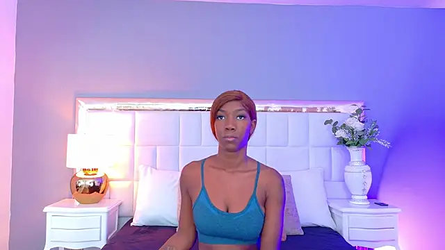 Snapshot of MadeleineHocker chatting on 09.27.25 MadeleineHocker online show from 09.27.25