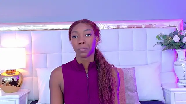 Snapshot of MadeleineHocker chatting on 11.09.25 MadeleineHocker online show from 11.09.25