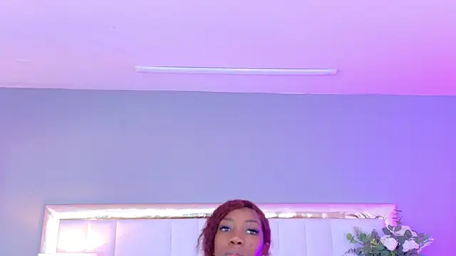 Snapshot of MadeleineHocker chatting on 11.29.25 MadeleineHocker online show from 11.29.25