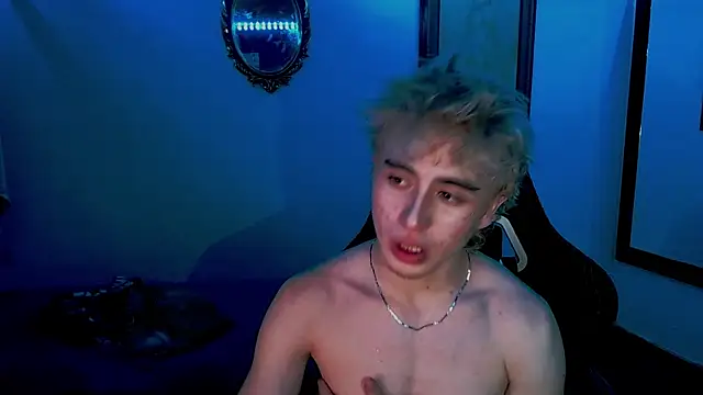 Snapshot of DanteObscuro chatting on 11.17.25 DanteObscuro online show from 11.17.25