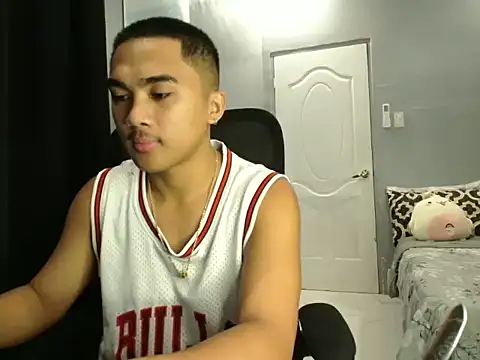Snapshot of pinoyAdrianneXXX chatting on 09.29.25 pinoyAdrianneXXX online show from 09.29.25