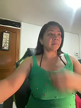 hiilarybrown online show from 04.28.26