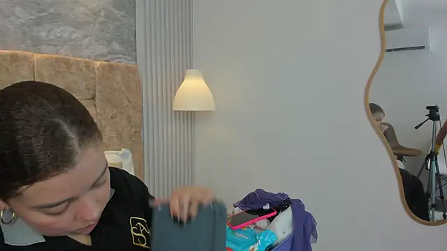 leilapons online show from 09.24.25