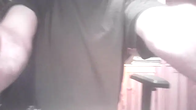 Snapshot of boy40bi chatting on 11.10.25 boy40bi online show from 11.10.25