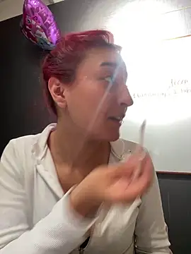 Snapshot of JuliethaDemon_ chatting on 10.06.25 JuliethaDemon online show from 10.06.25