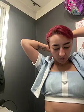 Snapshot of JuliethaDemon_ chatting on 10.16.25 JuliethaDemon online show from 10.16.25