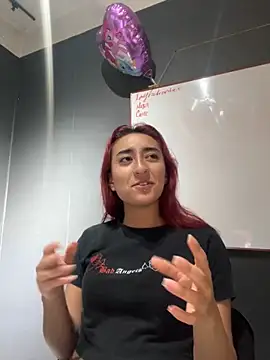 Snapshot of JuliethaDemon_ chatting on 10.20.25 JuliethaDemon online show from 10.20.25