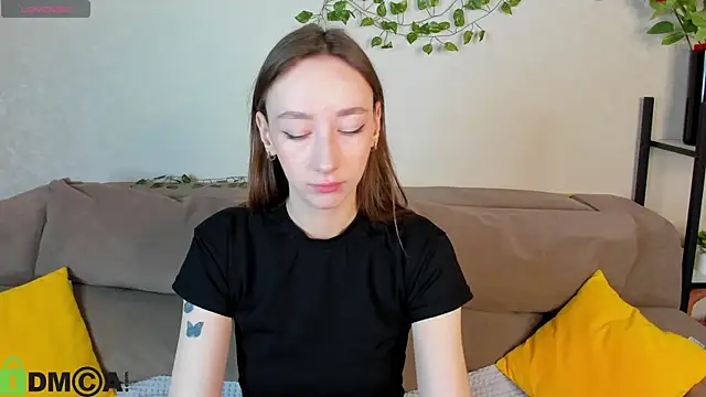 Snapshot of Miche1le_Allenne chatting on 10.27.25 Miche1le Allenne online show from 10.27.25