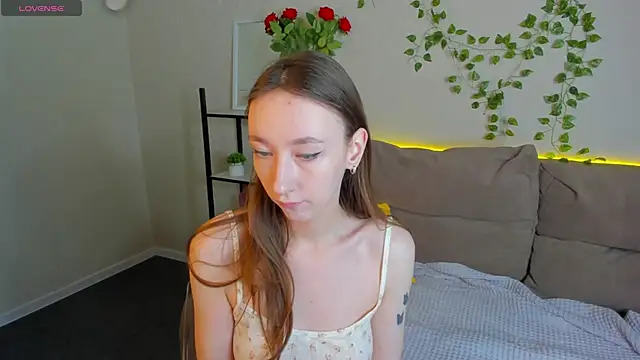 Snapshot of Miche1le_Allenne chatting on 11.24.25 Miche1le Allenne online show from 11.24.25