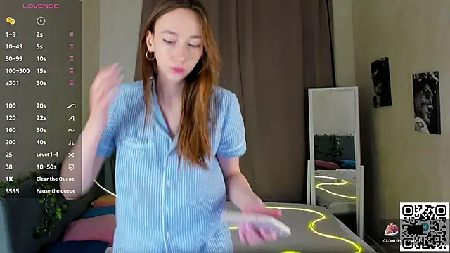 Snapshot of Miche1le_Allenne chatting on 11.28.25 Miche1le Allenne online show from 11.28.25