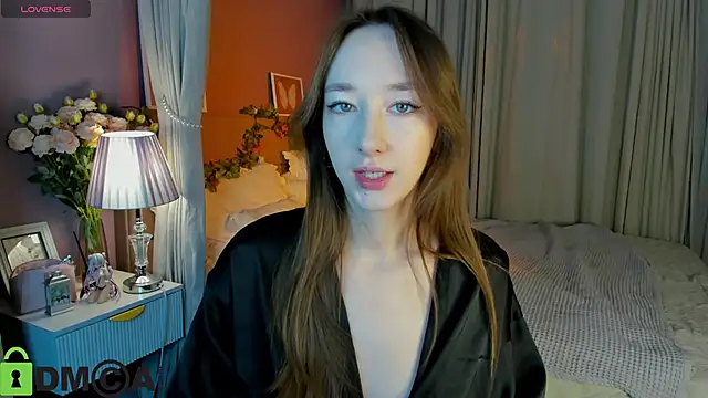 Snapshot of Miche1le_Allenne chatting on 11.30.25 Miche1le Allenne online show from 11.30.25