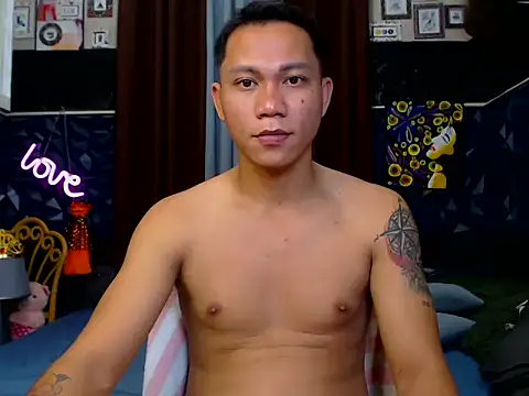 Snapshot of princenavheen chatting on 10.27.25 princenavheen online show from 10.27.25