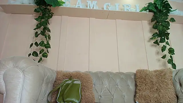 Snapshot of lorena_rubio chatting on 10.19.25 lorena rubio online show from 10.19.25