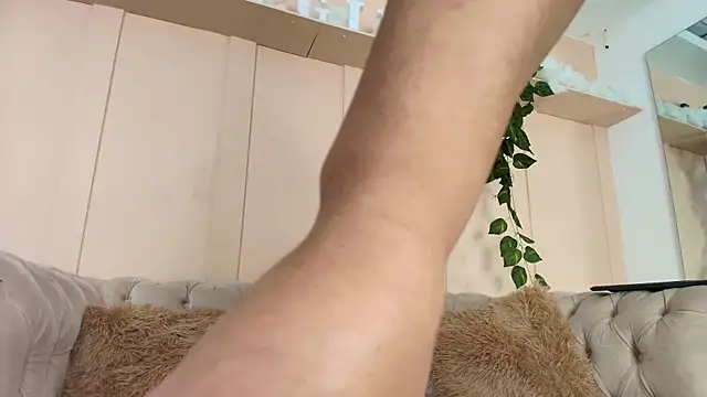 Snapshot of lorena_rubio chatting on 10.27.25 lorena rubio online show from 10.27.25