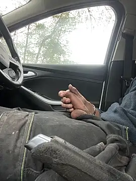 Snapshot of your_bi_slave chatting on 10.12.25 your bi slave online show from 10.12.25