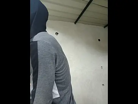 Snapshot of alex-golden chatting on 11.29.25 alex-golden online show from 11.29.25