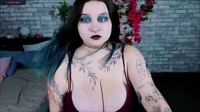 Mira Fyre online show from 10.07.25