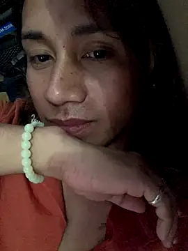 pretty TRANSjona online show from 11.16.25