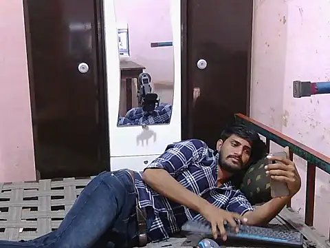 Snapshot of krishjaat43 chatting on 10.29.25 krishjaat43 online show from 10.29.25