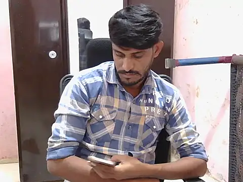 Snapshot of krishjaat43 chatting on 11.15.25 krishjaat43 online show from 11.15.25