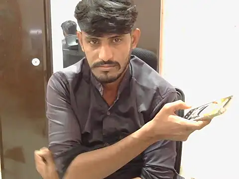 Snapshot of krishjaat43 chatting on 11.18.25 krishjaat43 online show from 11.18.25