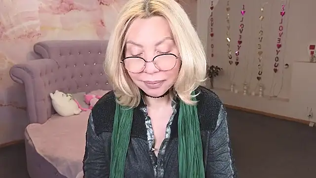 Wendy Waves online show from 10.04.25