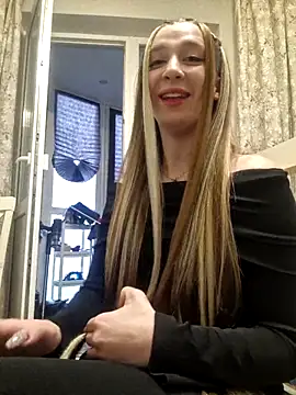 Snapshot of yourfavpsy_ chatting on 11.20.25 yourfavpsy online show from 11.20.25