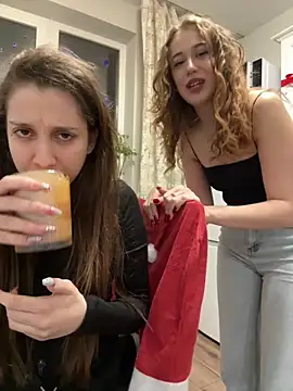 Snapshot of yourfavpsy_ chatting on 12.19.25 yourfavpsy online show from 12.19.25