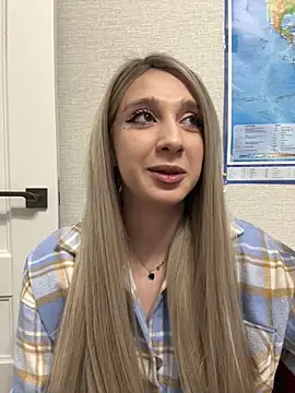 Snapshot of yourfavpsy_ chatting on 12.21.25 yourfavpsy online show from 12.21.25