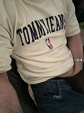 Snapshot of FitNhot_sam chatting on 03.31.26 FitNhot sam online show from 03.31.26