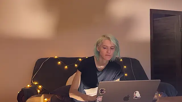 Snapshot of Lea_Elfie chatting on 03.24.26 Lea Elfie online show from 03.24.26