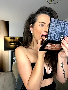 BarbaraXoXoX online show from 10.16.25