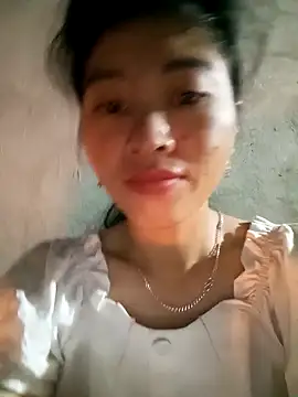 Phuongphuongg online show from 10.27.25