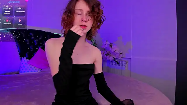 Snapshot of M1BabyG1rl chatting on 10.17.25 M1BabyG1rl online show from 10.17.25