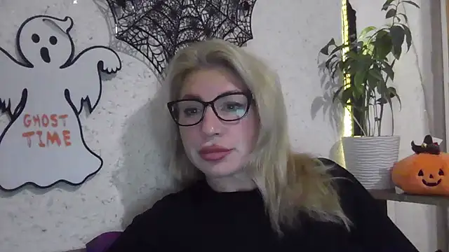 fox red lady7 online show from 10.28.25