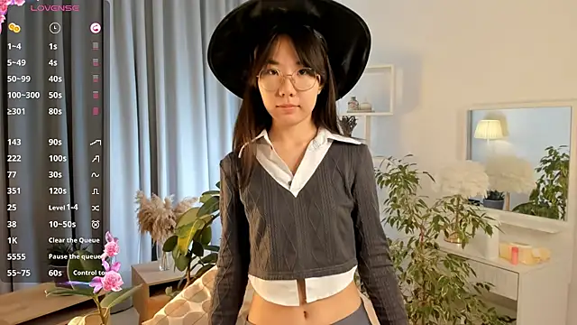 UdelaDodson online show from 10.01.25