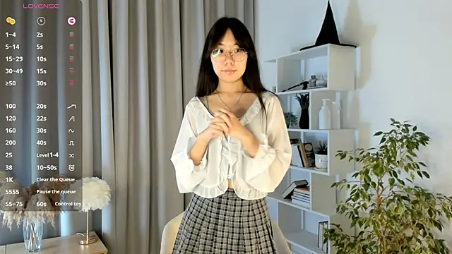 UdelaDodson online show from 10.25.25