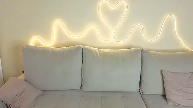 KathrynBrooks online show from 04.21.26