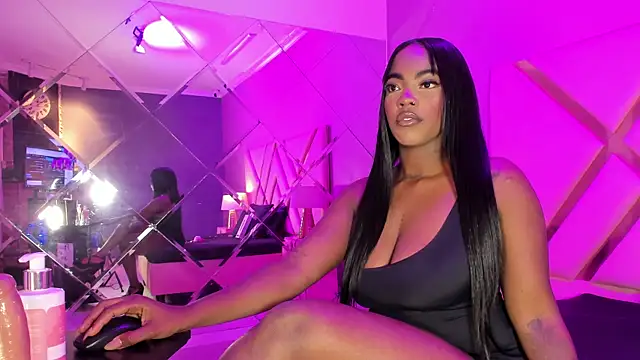 ReinaMiah online show from 09.10.25