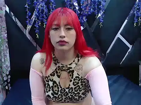 Melody Klum  online show from 12.18.25