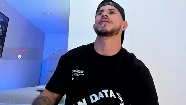 Snapshot of dylan_jacobx chatting on 05.13.26 dylan jacobx online show from 05.13.26
