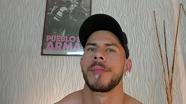 Snapshot of dylan_jacobx chatting on 06.14.26 dylan jacobx online show from 06.14.26