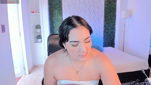 sofiacaramel online show from 11.05.25