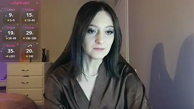 white liillyy online show from 04.29.26