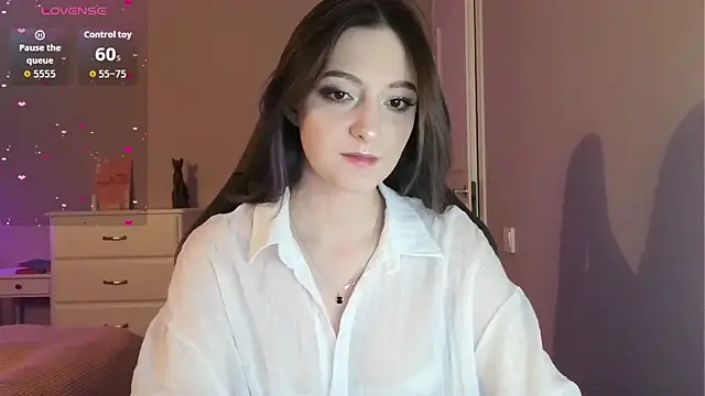 white liillyy online show from 05.05.26