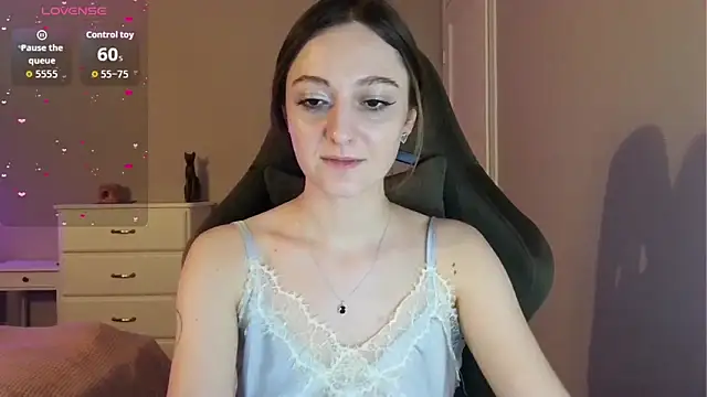 white liillyy online show from 06.14.26
